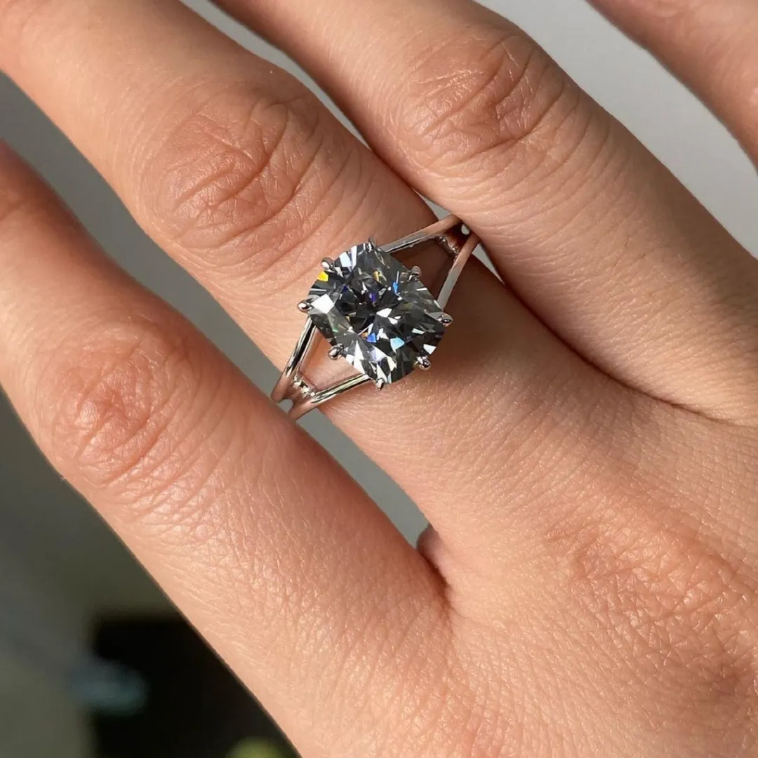 /public/photos/live/Long Cushion Cut Grey Moissanite Spilt Shank Ring 553 (3).webp